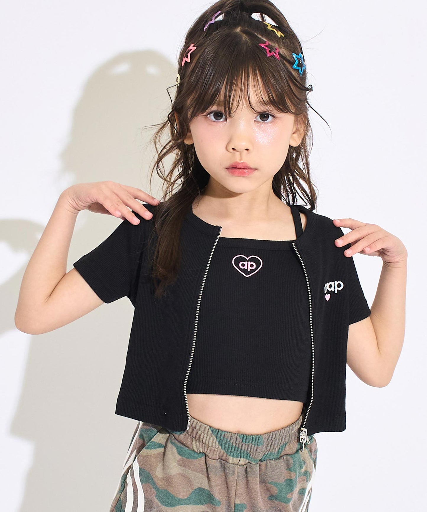 ブラック(120サイズ着用/身長：約125cm)