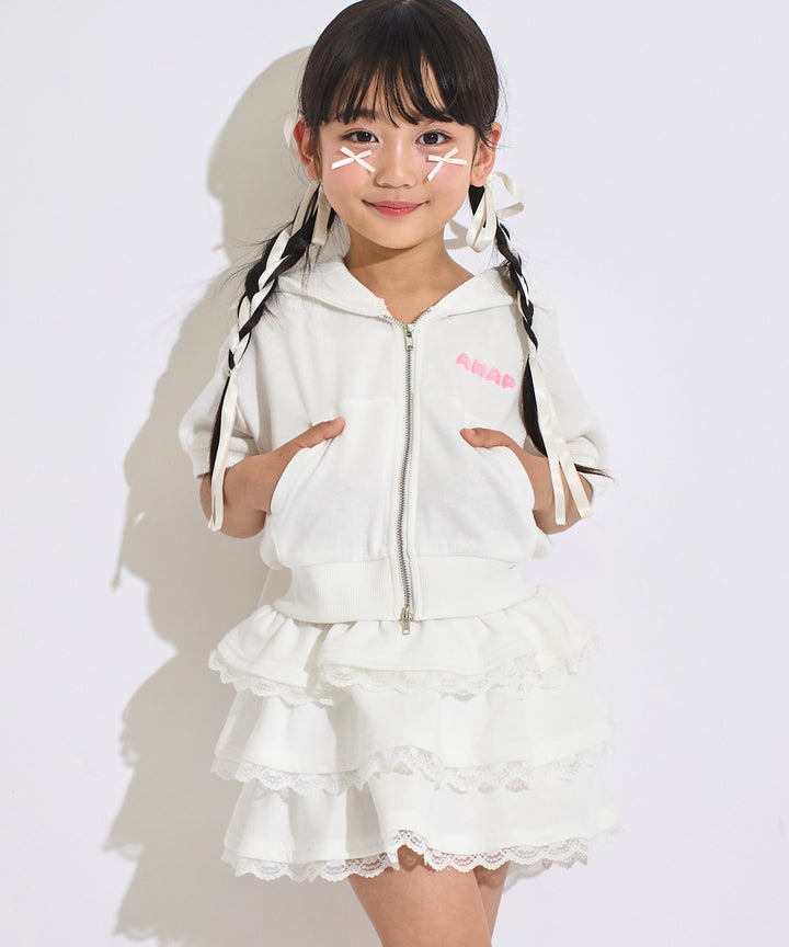 ホワイト(110サイズ着用/身長：約109cm)