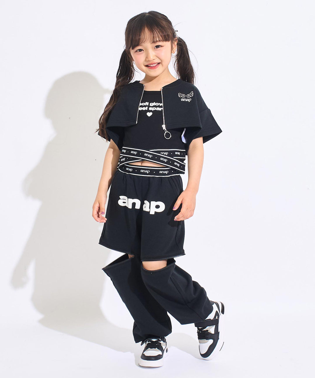 ブラック(110サイズ着用/身長：約113cm)