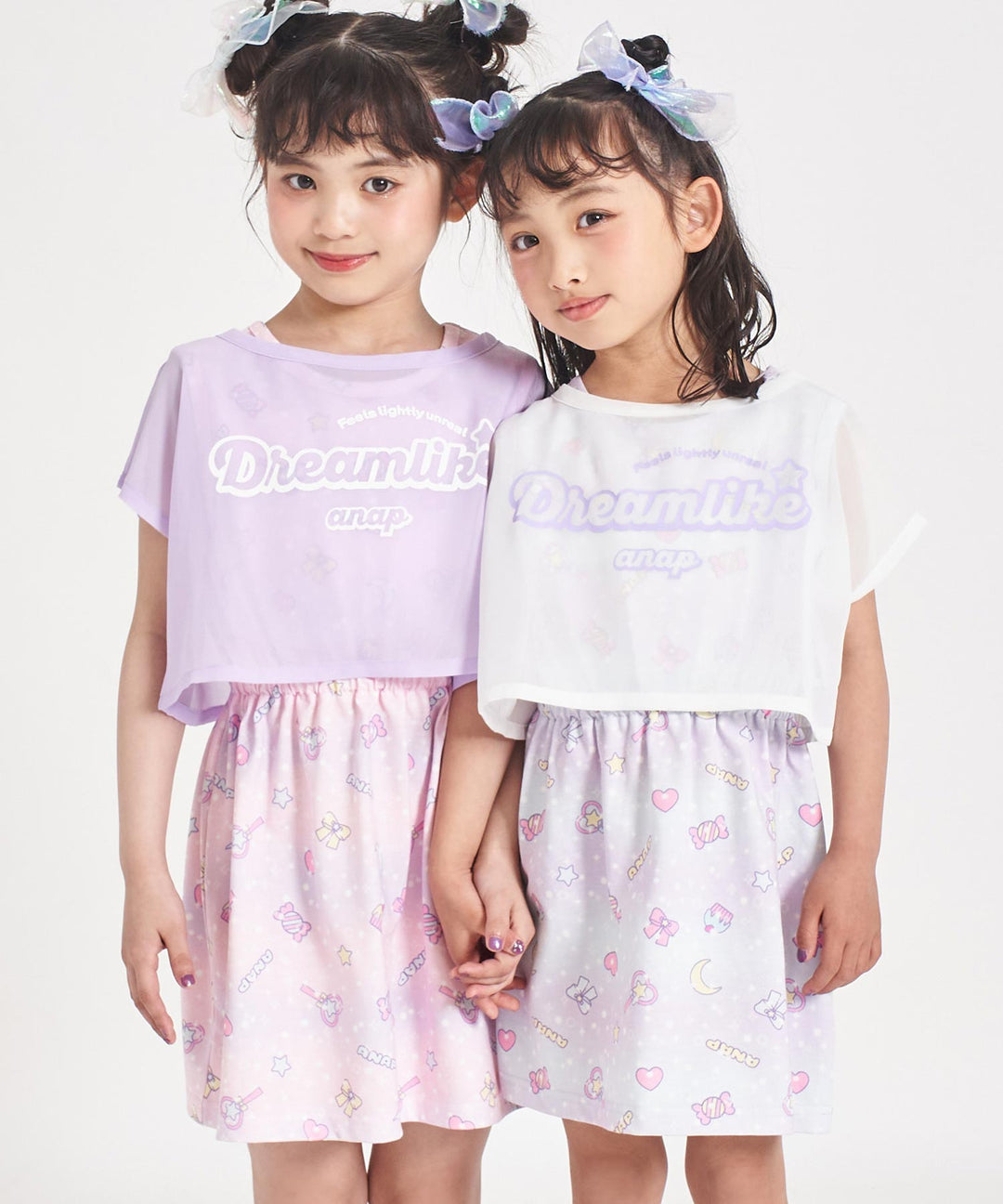 ラベンダー(120サイズ着用/身長：約123cm)
ホワイト(110サイズ着用/身長：約109cm)