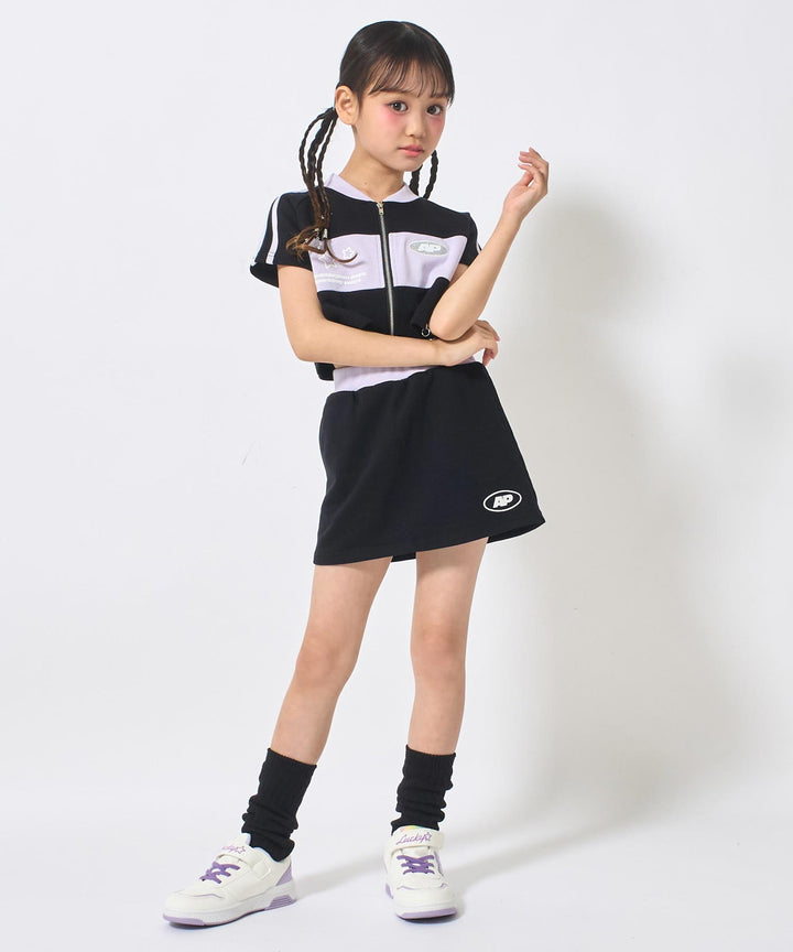 ブラック(120サイズ着用/身長：約128cm)