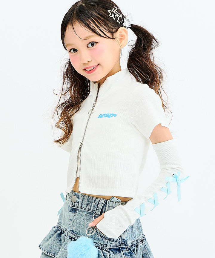 ホワイト(130サイズ着用/身長：約128cm)