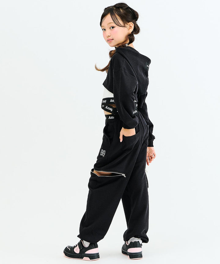 ブラック(130サイズ着用/身長：約128cm)