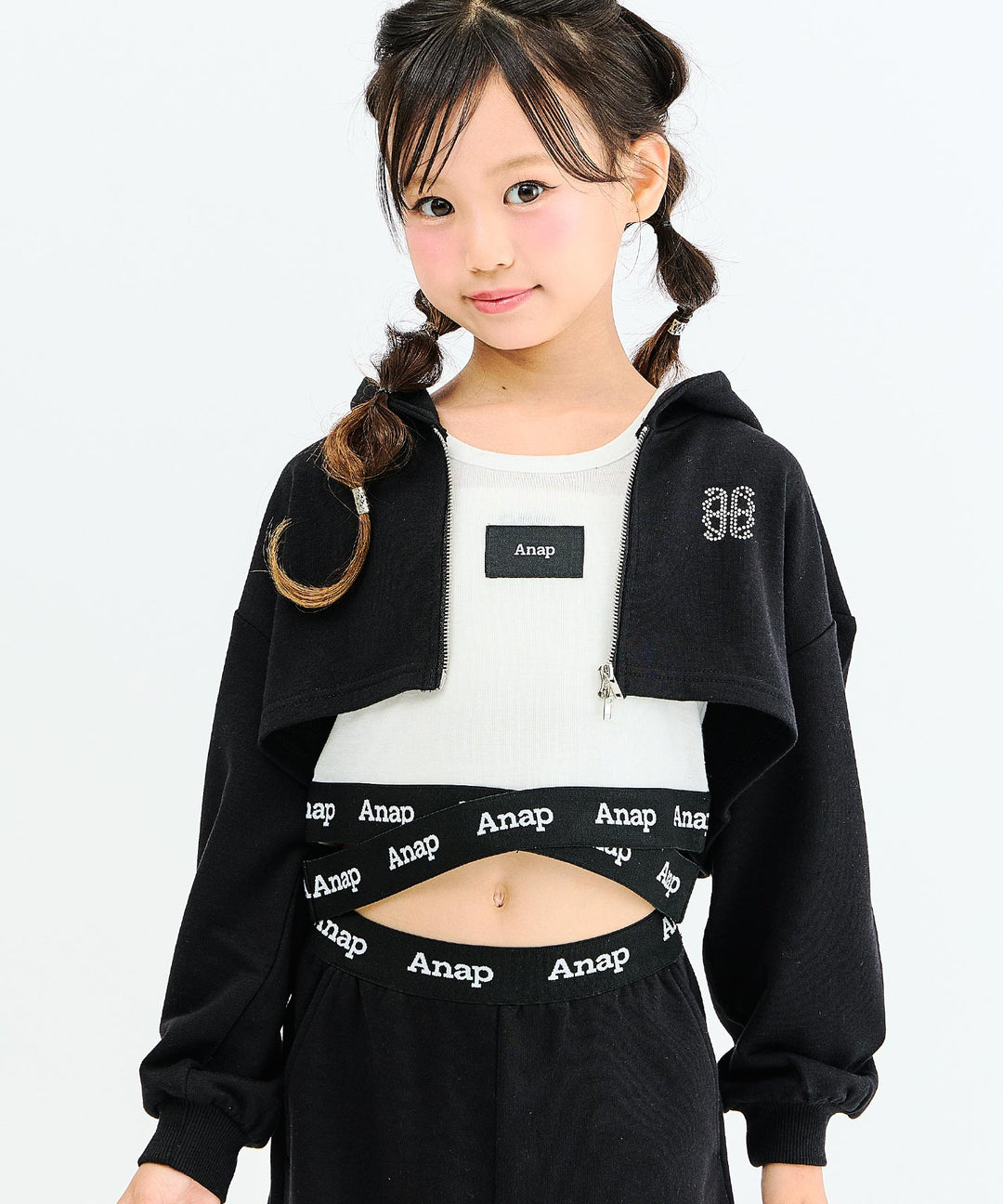 ブラック(130サイズ着用/身長：約128cm)