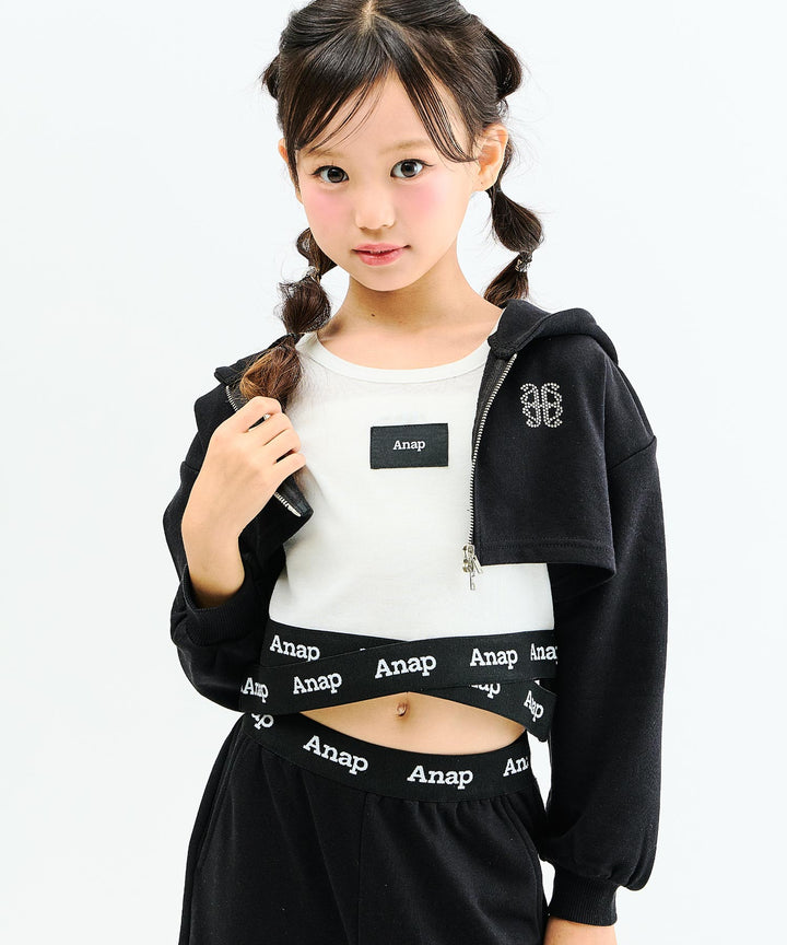 ブラック(130サイズ着用/身長：約128cm)
