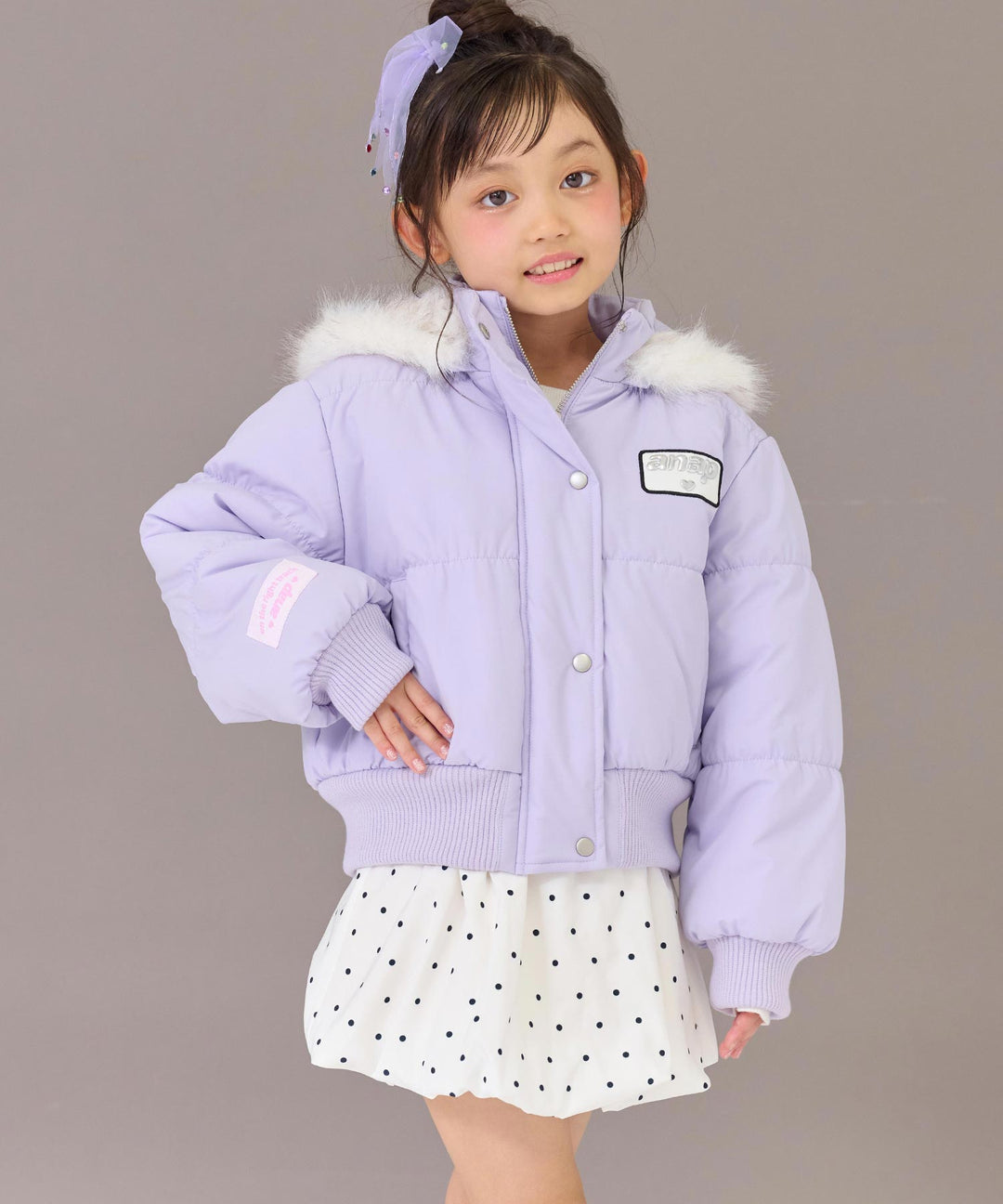 ホワイト(120サイズ着用/身長：約120cm)