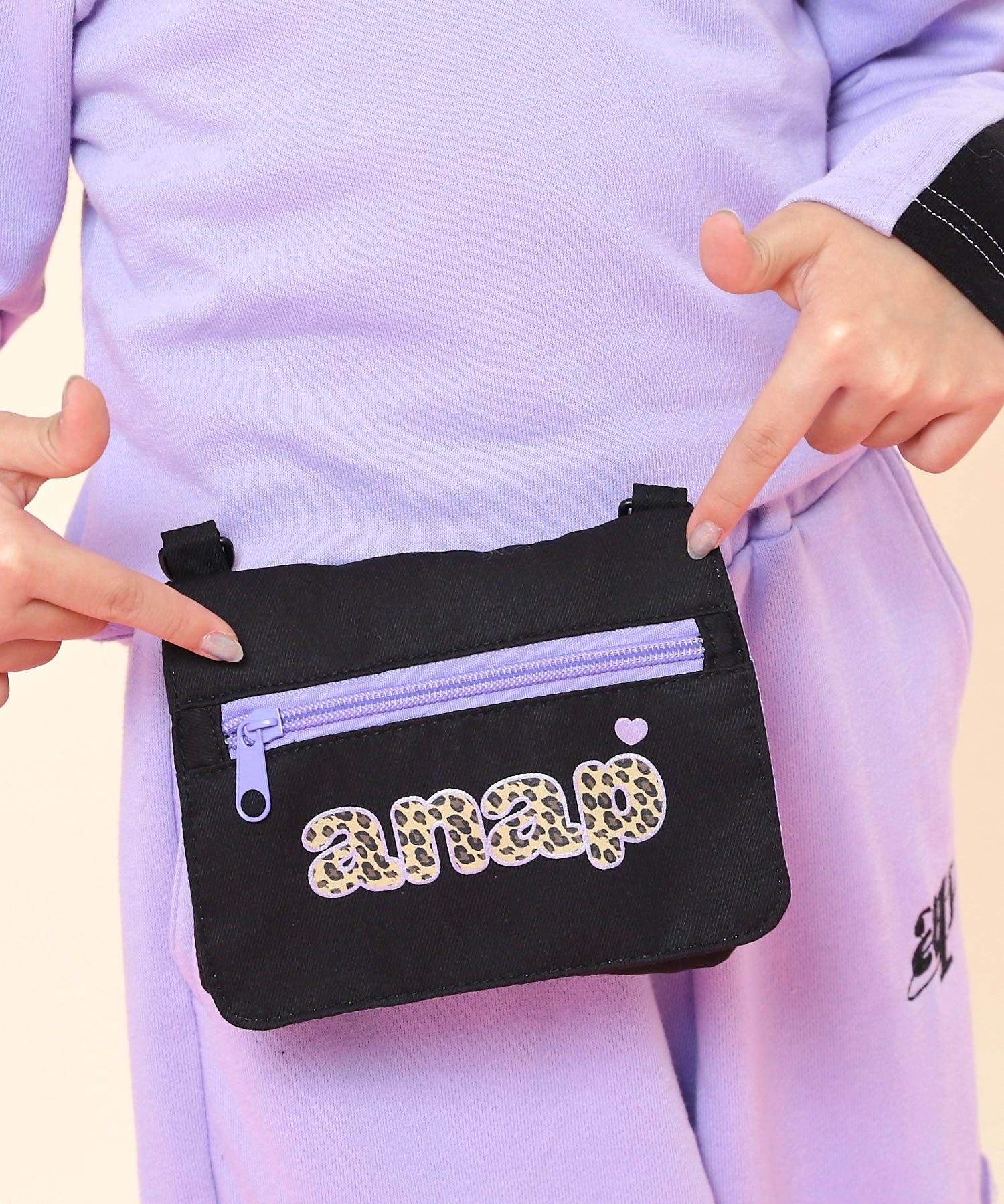 ブラック(身長：約128cm)