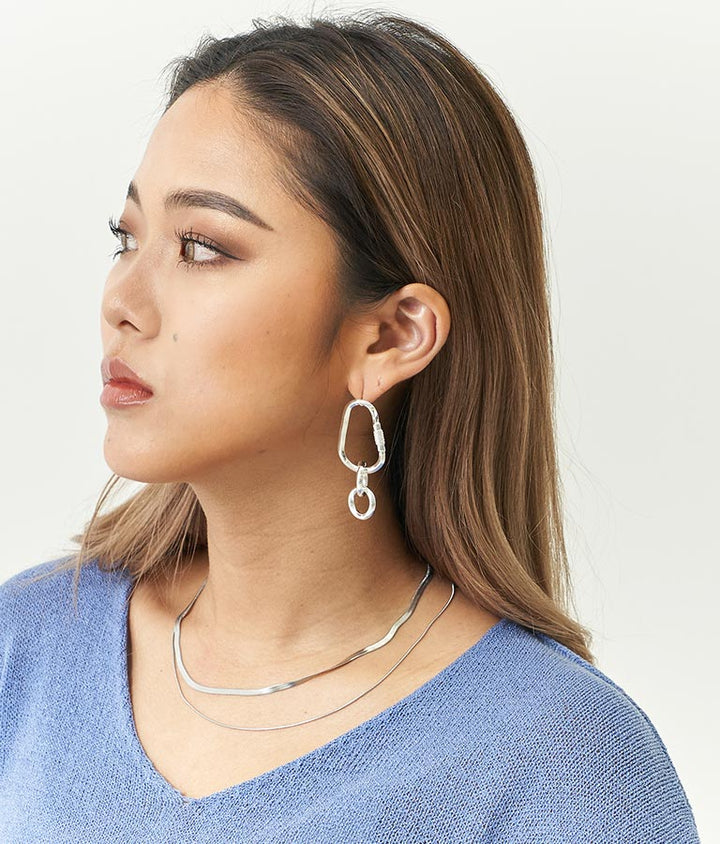 カラビナチェーンリングピアス 679-2922