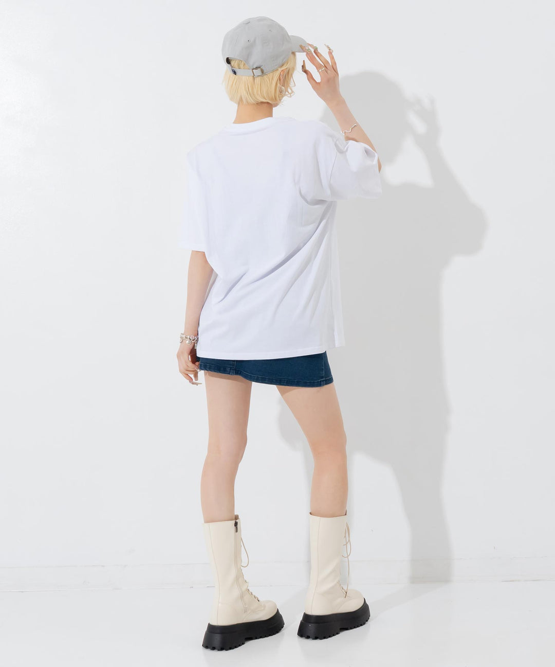 ブルー