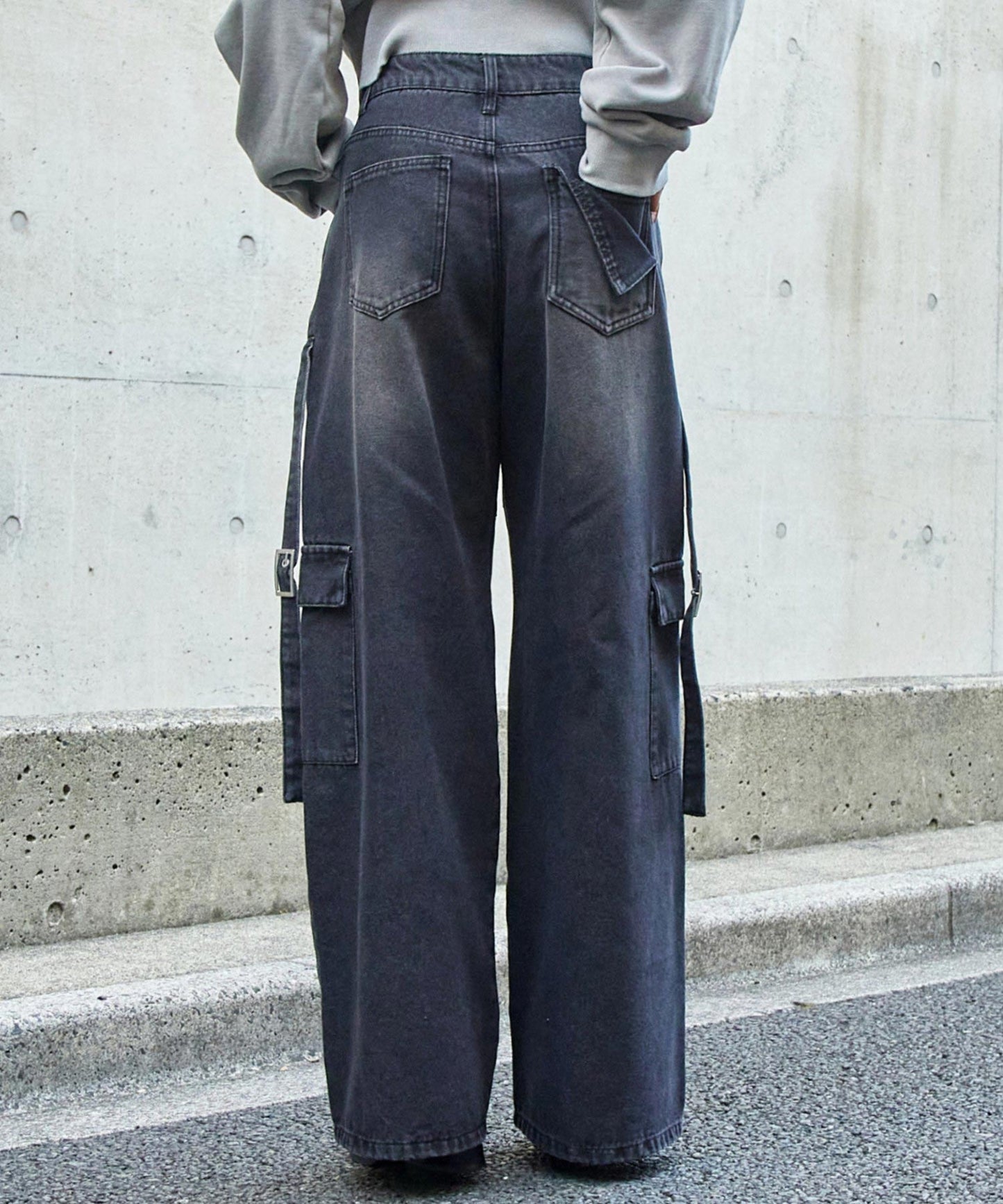 アッシュブラック