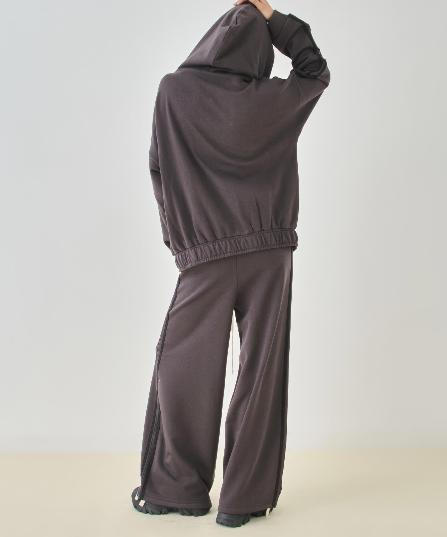 アッシュブラック