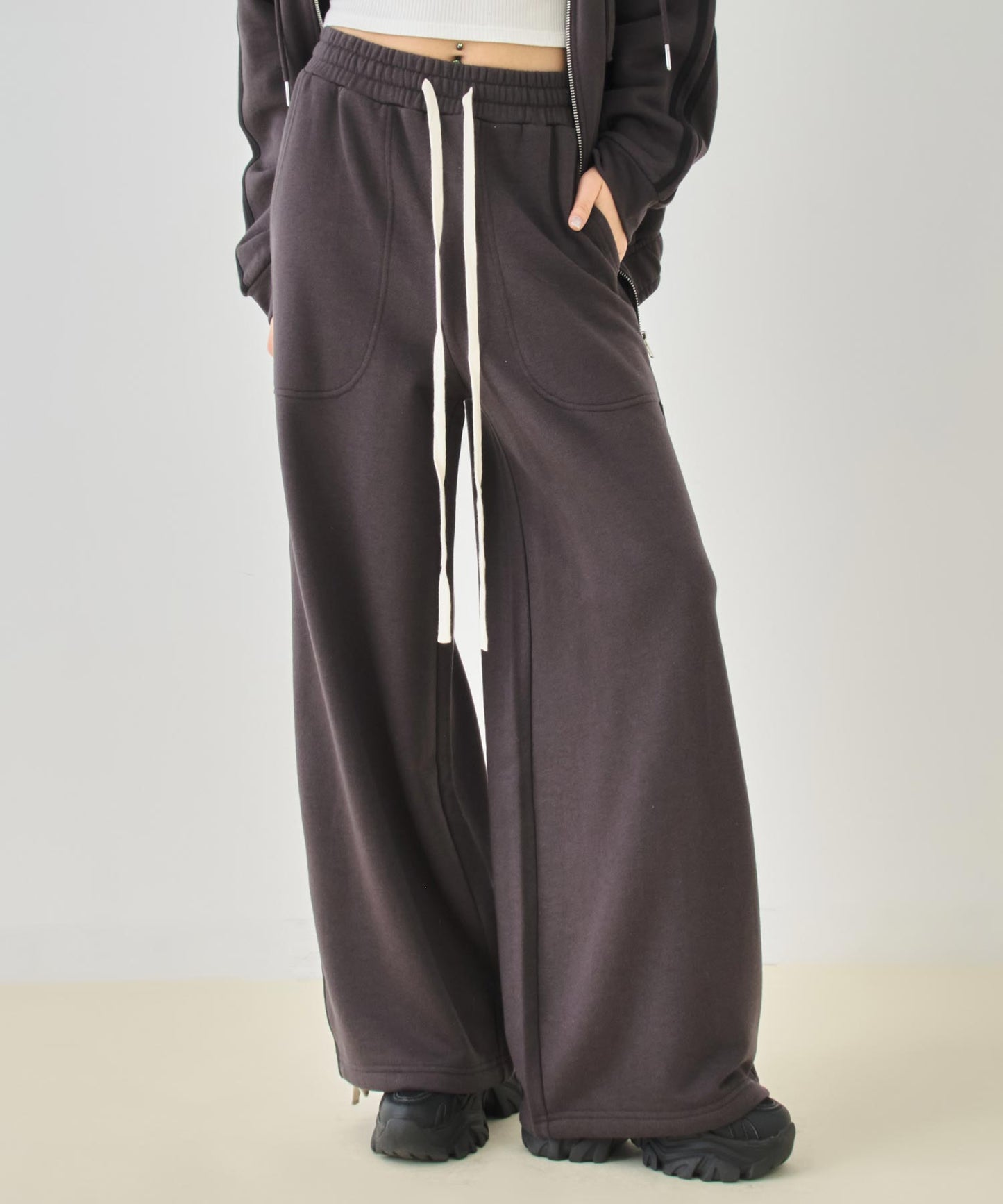 アッシュブラック