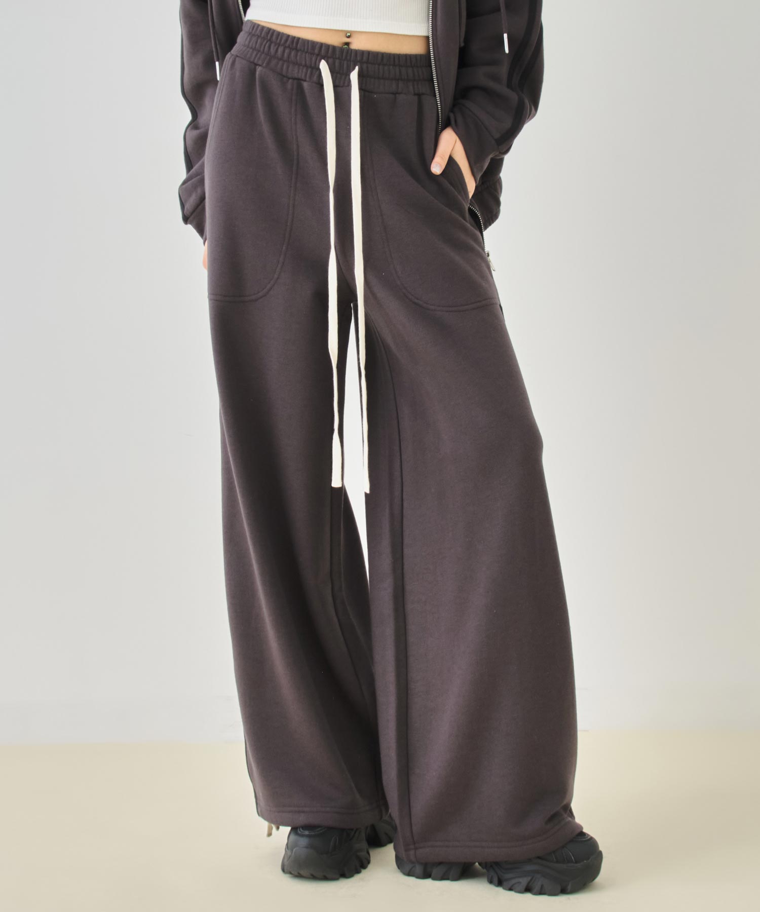 アッシュブラック