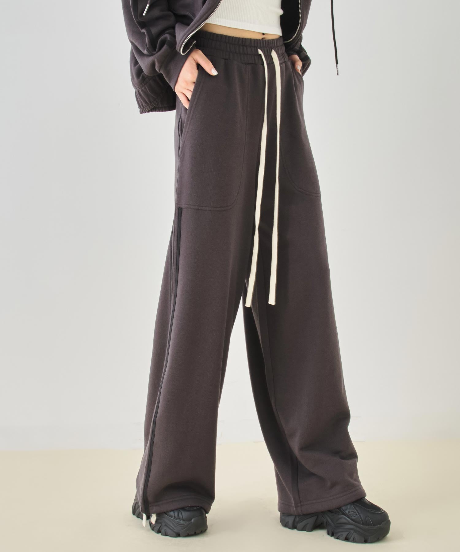 アッシュブラック