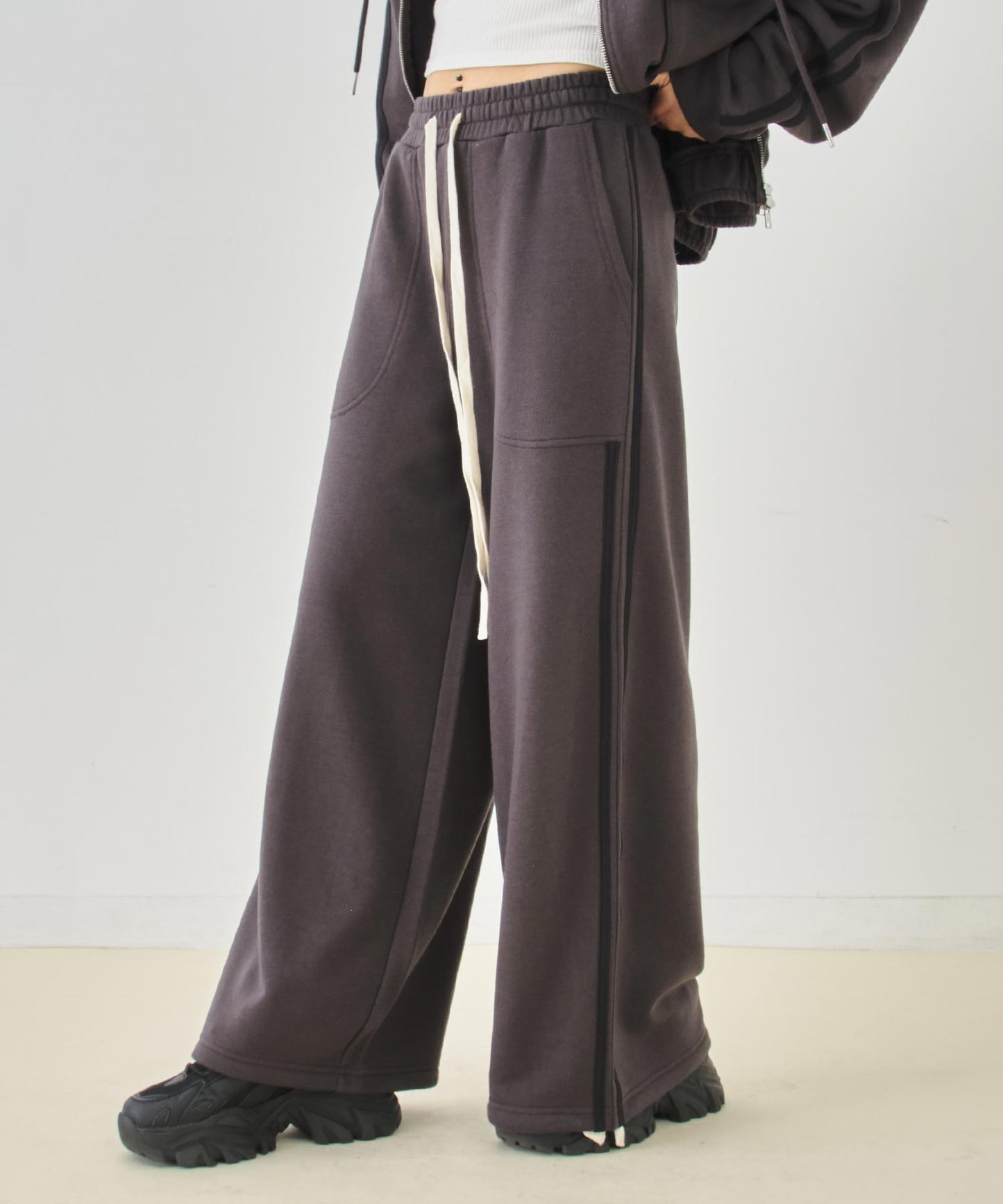 アッシュブラック