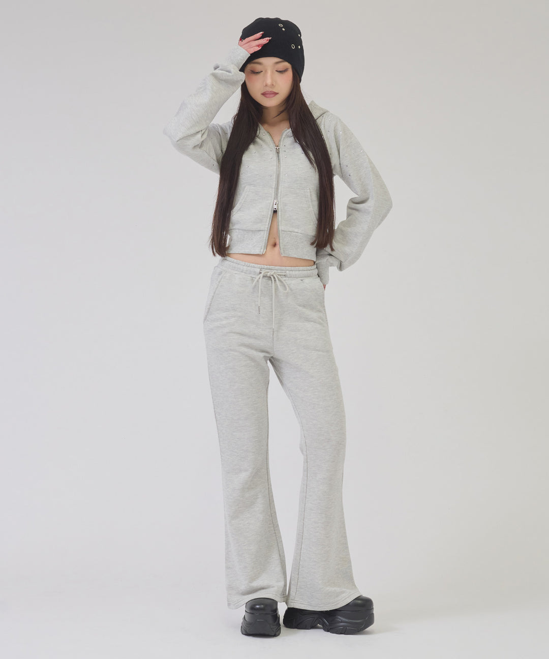 グレー(身長：約163cm)