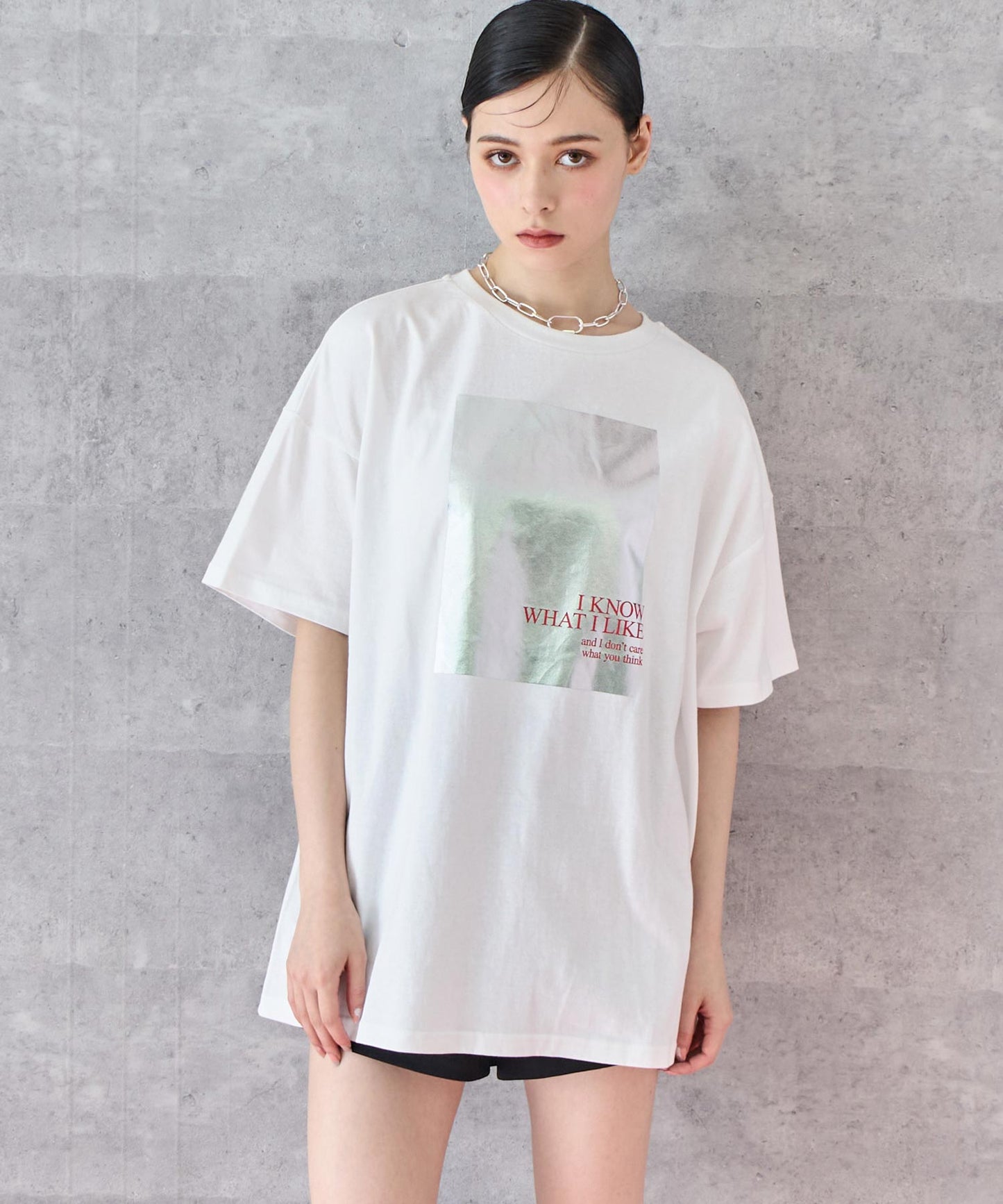 メタリック 箔 プリント × カラー ロゴ オーバー サイズ Tシャツ 793-9227