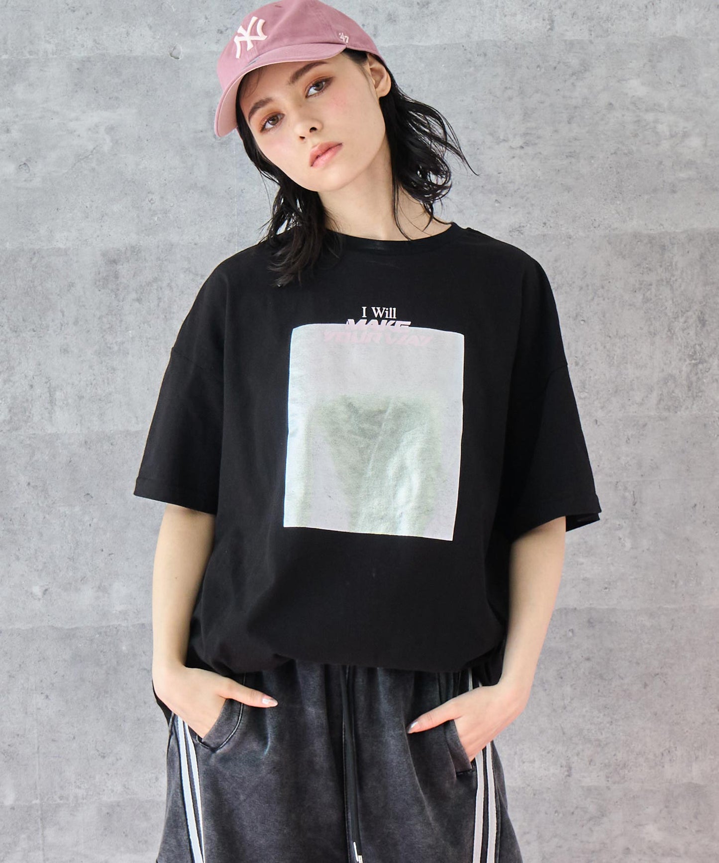 メタリック 箔 プリント × カラー ロゴ オーバー サイズ Tシャツ 793-9227