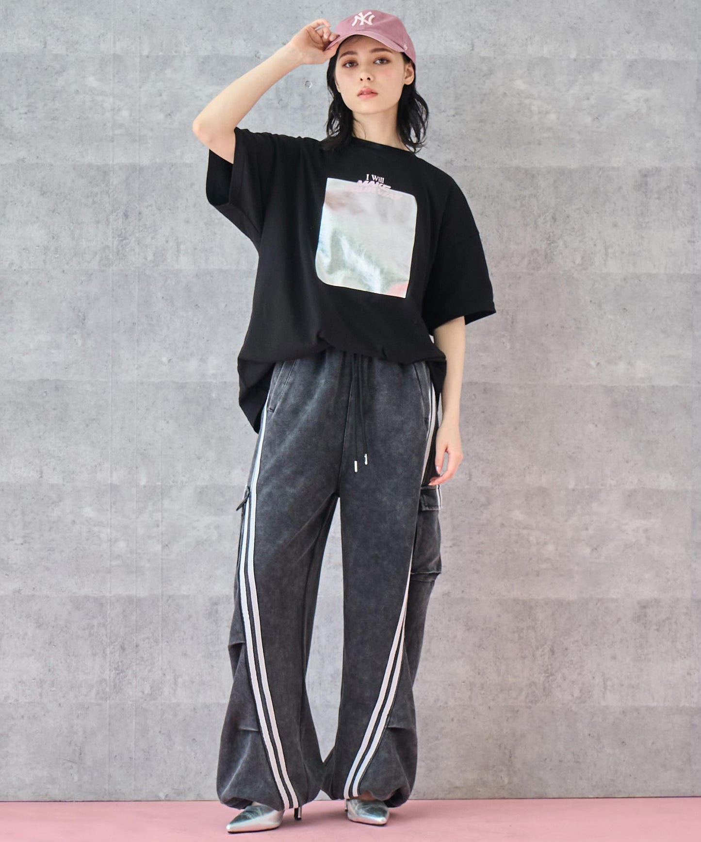 メタリック 箔 プリント × カラー ロゴ オーバー サイズ Tシャツ 793-9227