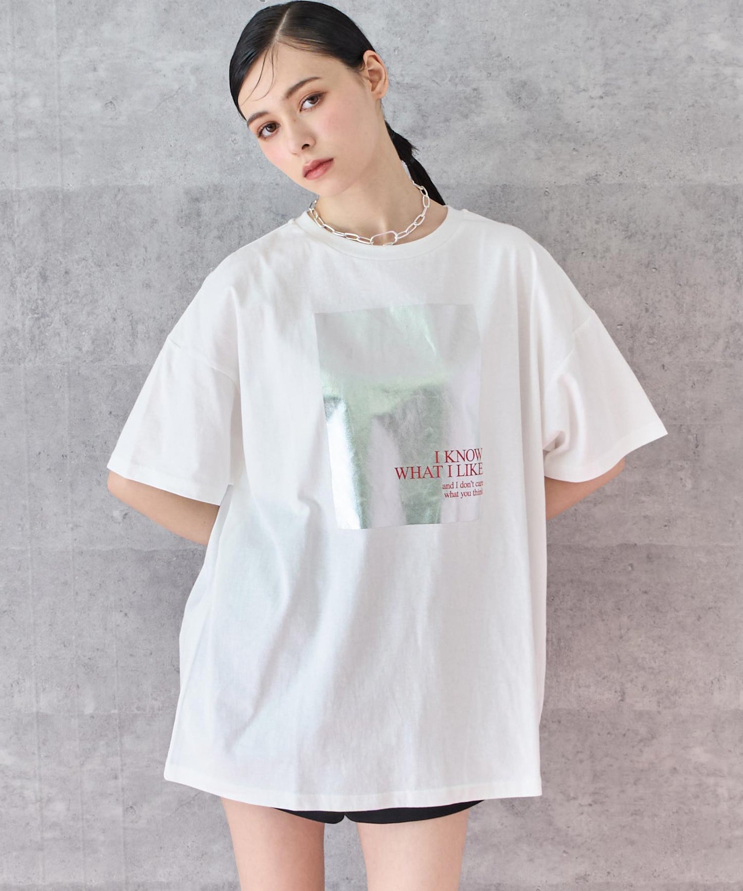 メタリック 箔 プリント × カラー ロゴ オーバー サイズ Tシャツ 793-9227