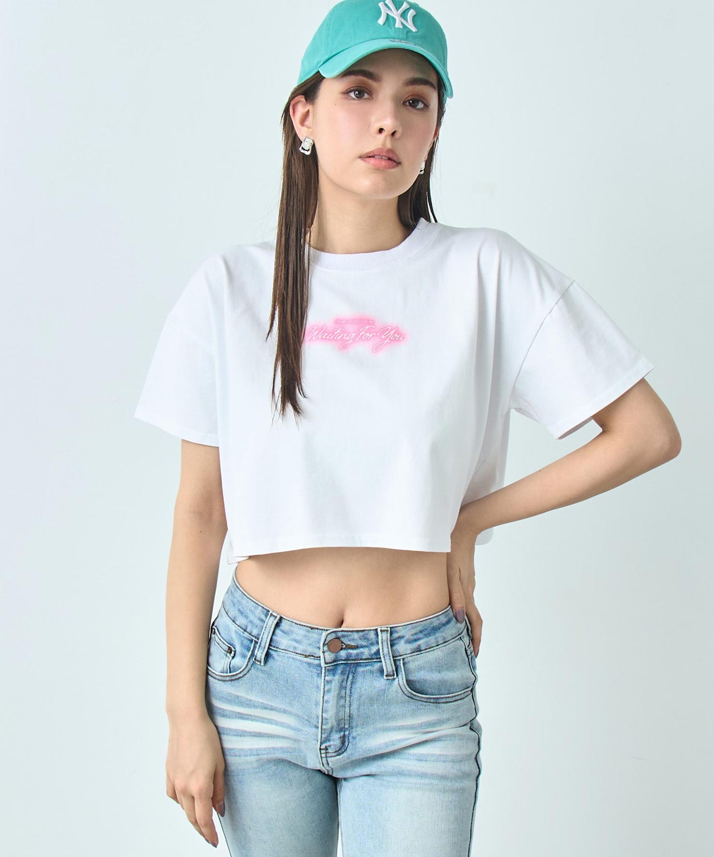 クロップド ネオンロゴ Tシャツ 793-9270
