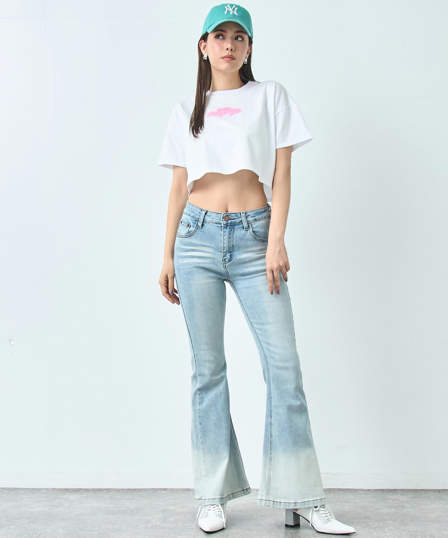 クロップド ネオンロゴ Tシャツ 793-9270