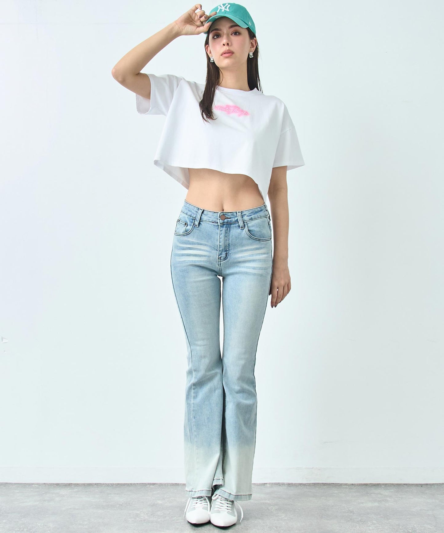 クロップド ネオンロゴ Tシャツ 793-9270