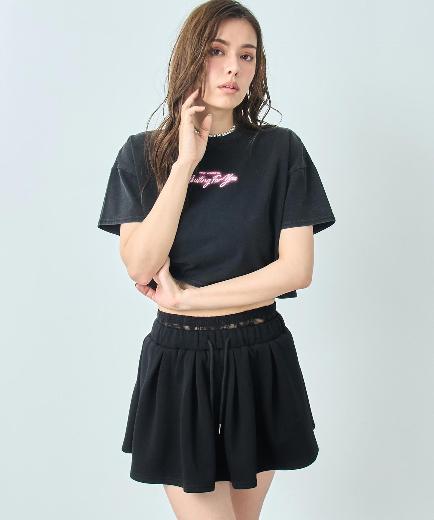 クロップド ネオンロゴ Tシャツ 793-9270