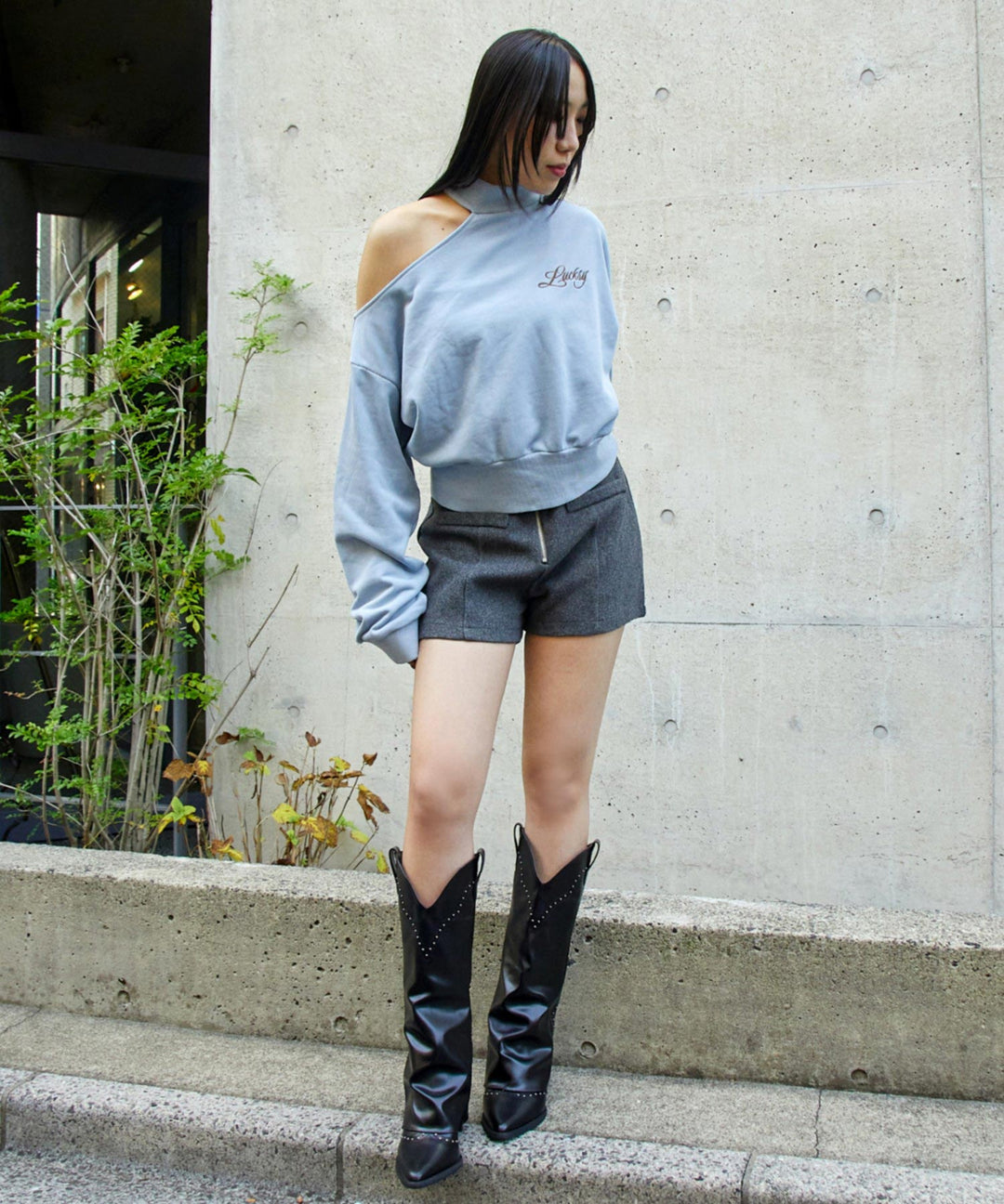 ライトブルー