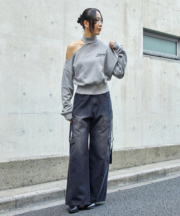 グレー