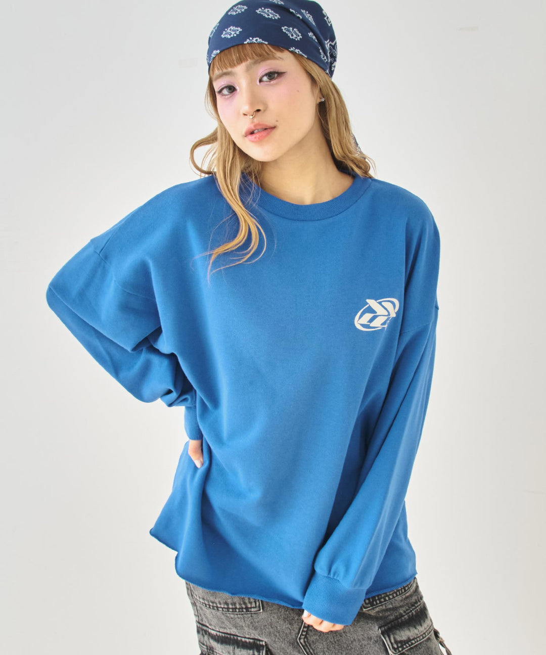 ブルー