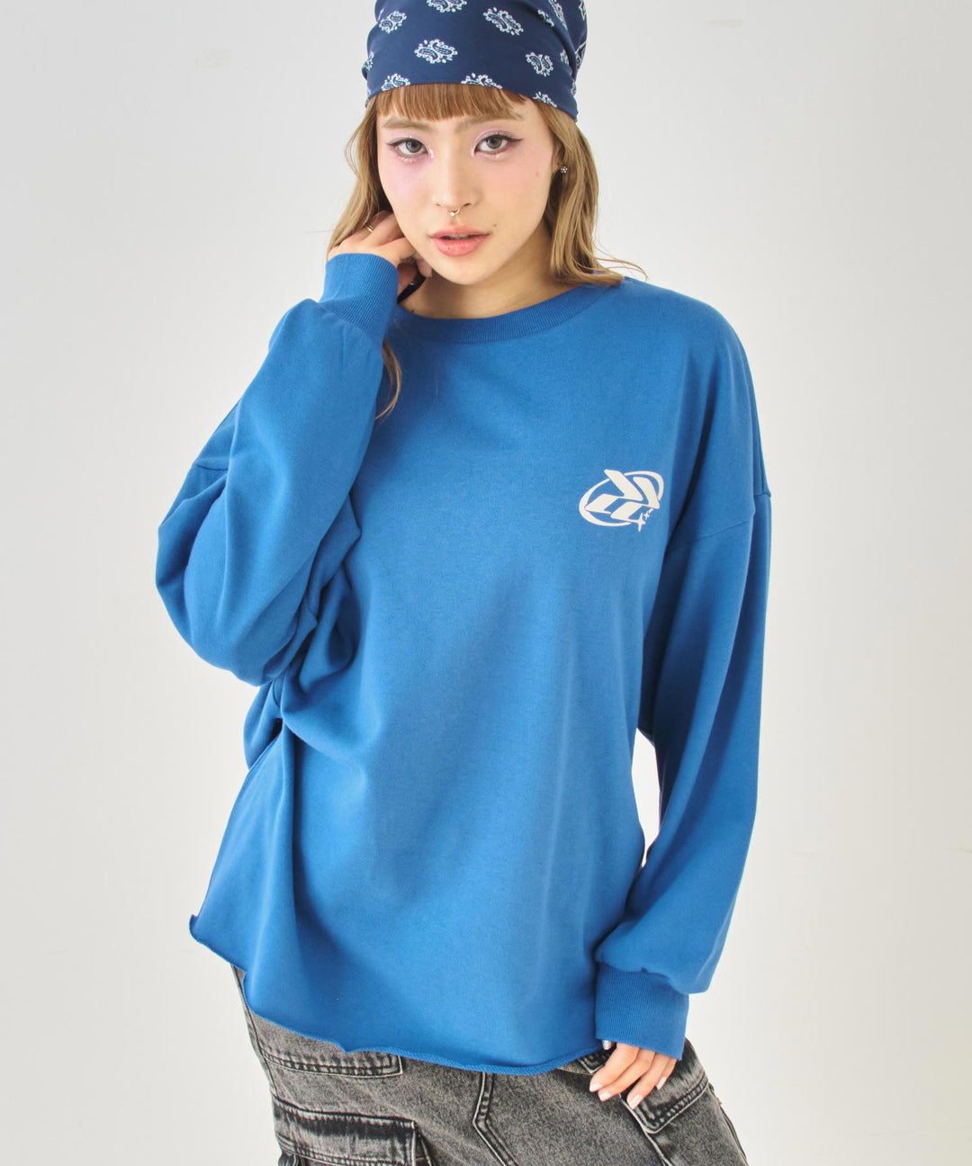ブルー