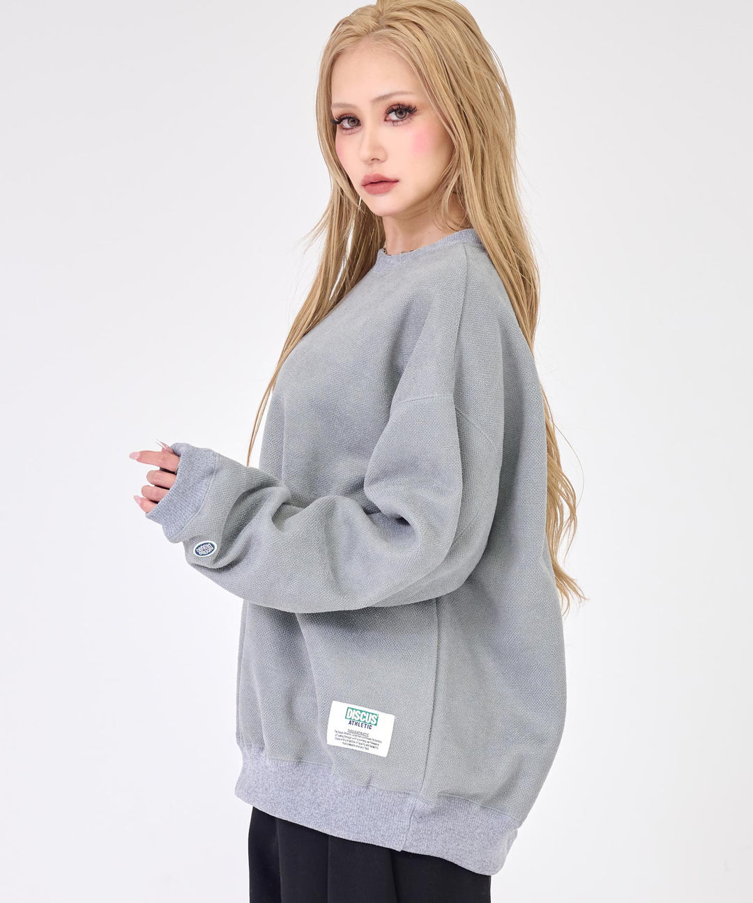 グレー(身長：約157cm)