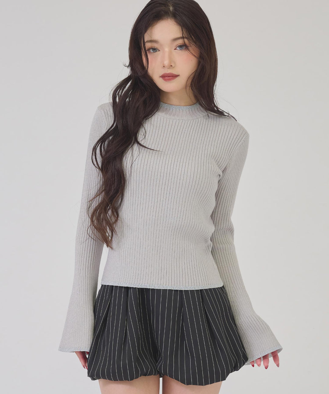 グレー(身長：約163cm)
