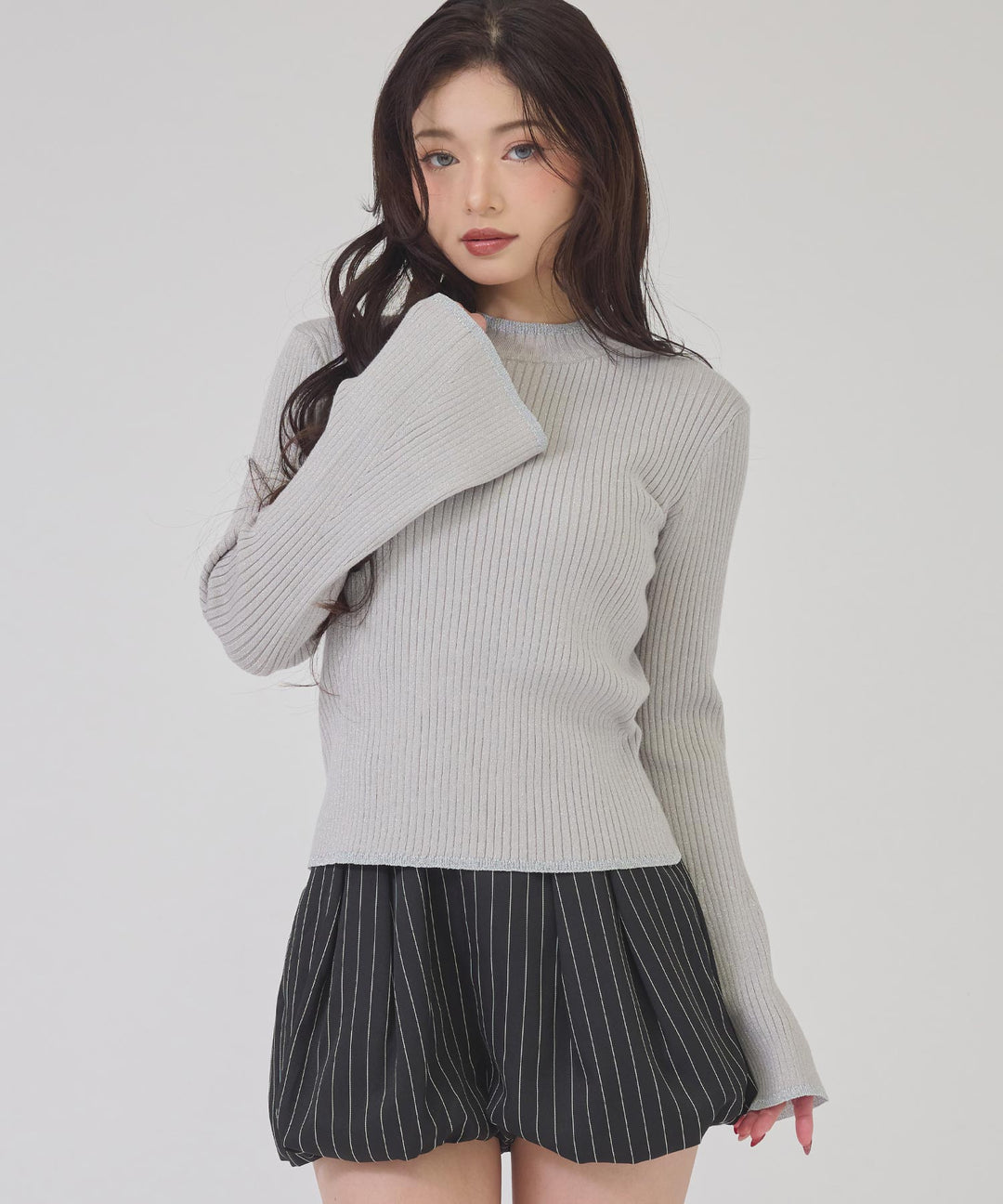 グレー(身長：約163cm)