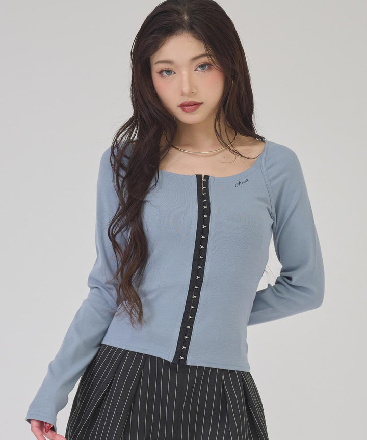 ブルー(身長：約163cm)