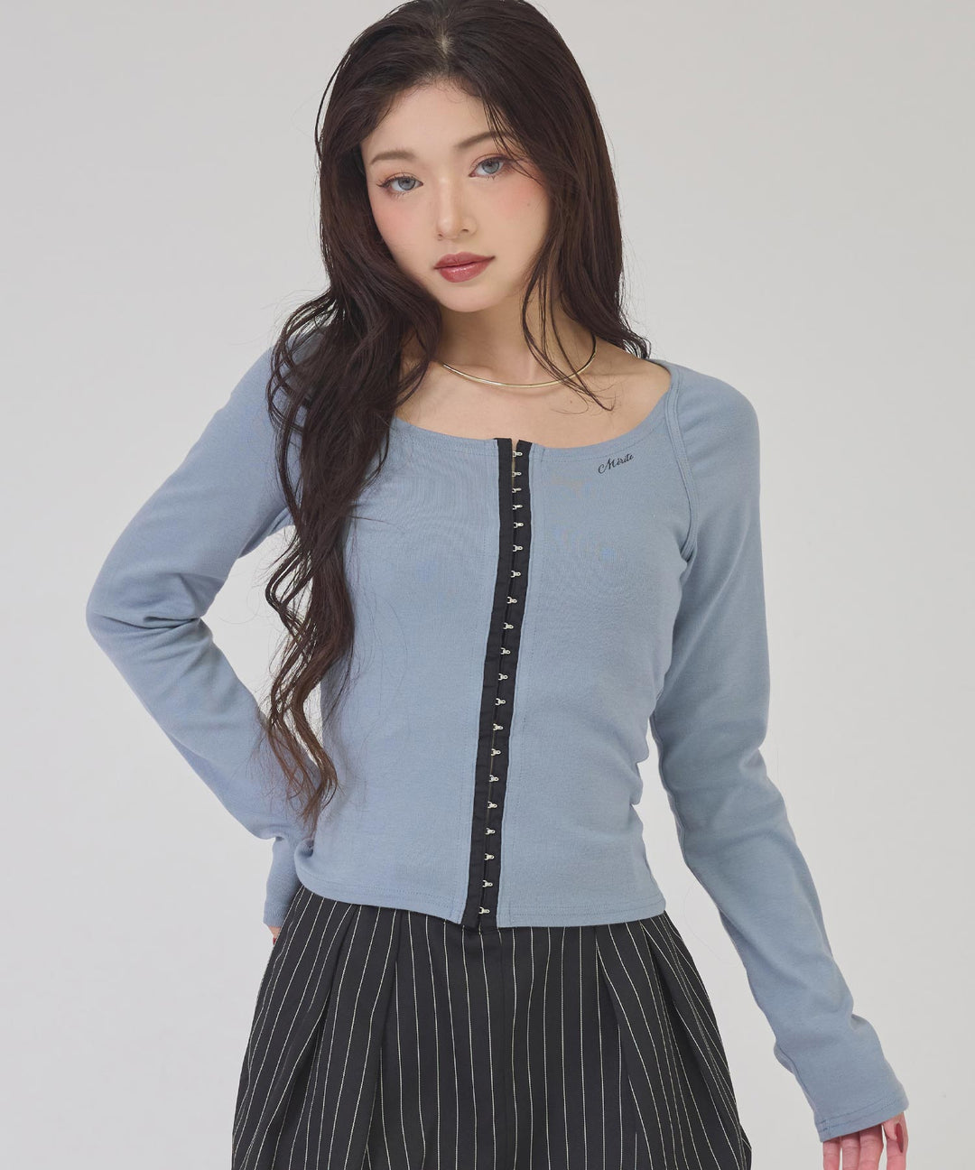 ブルー(身長：約163cm)