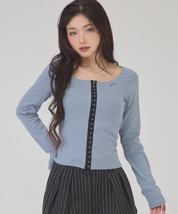 ブルー(身長：約163cm)