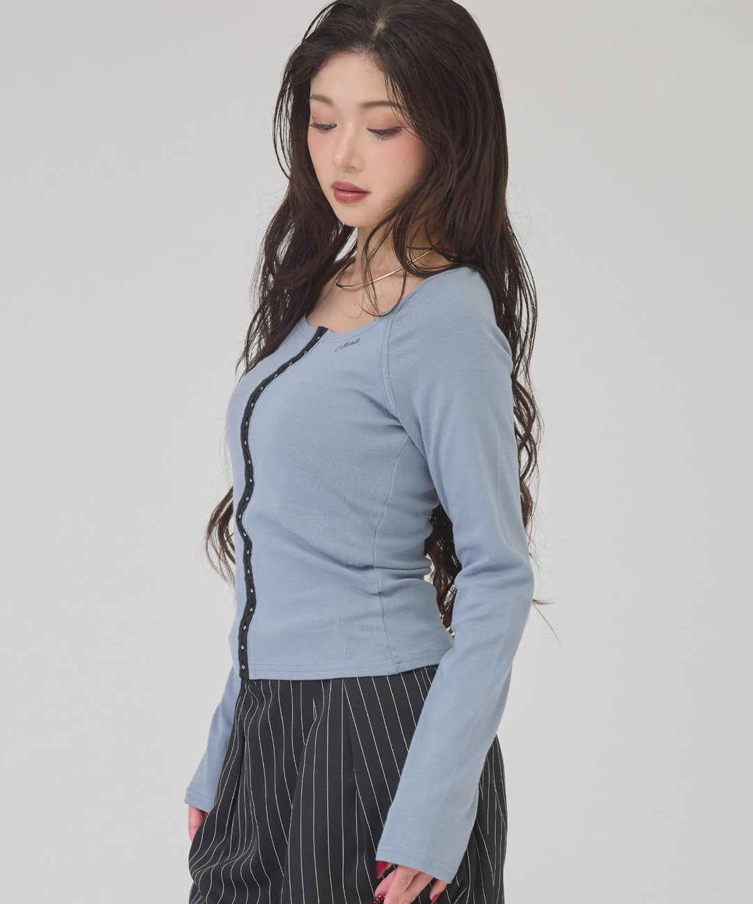 ブルー(身長：約163cm)