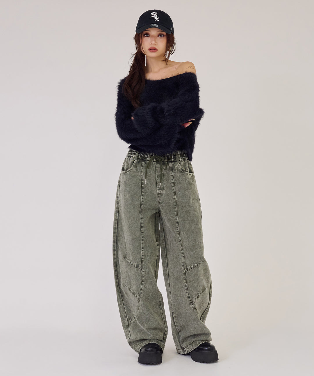 ブラック(身長：約163cm)
