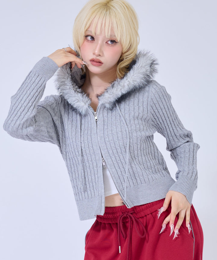 グレー(身長：約158cm)