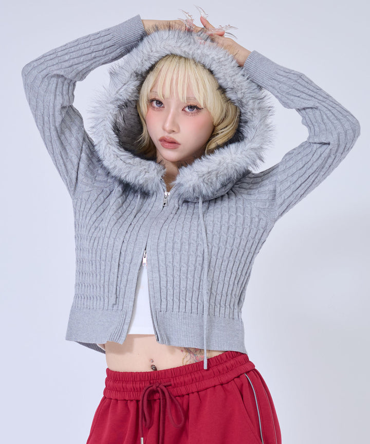 グレー(身長：約158cm)