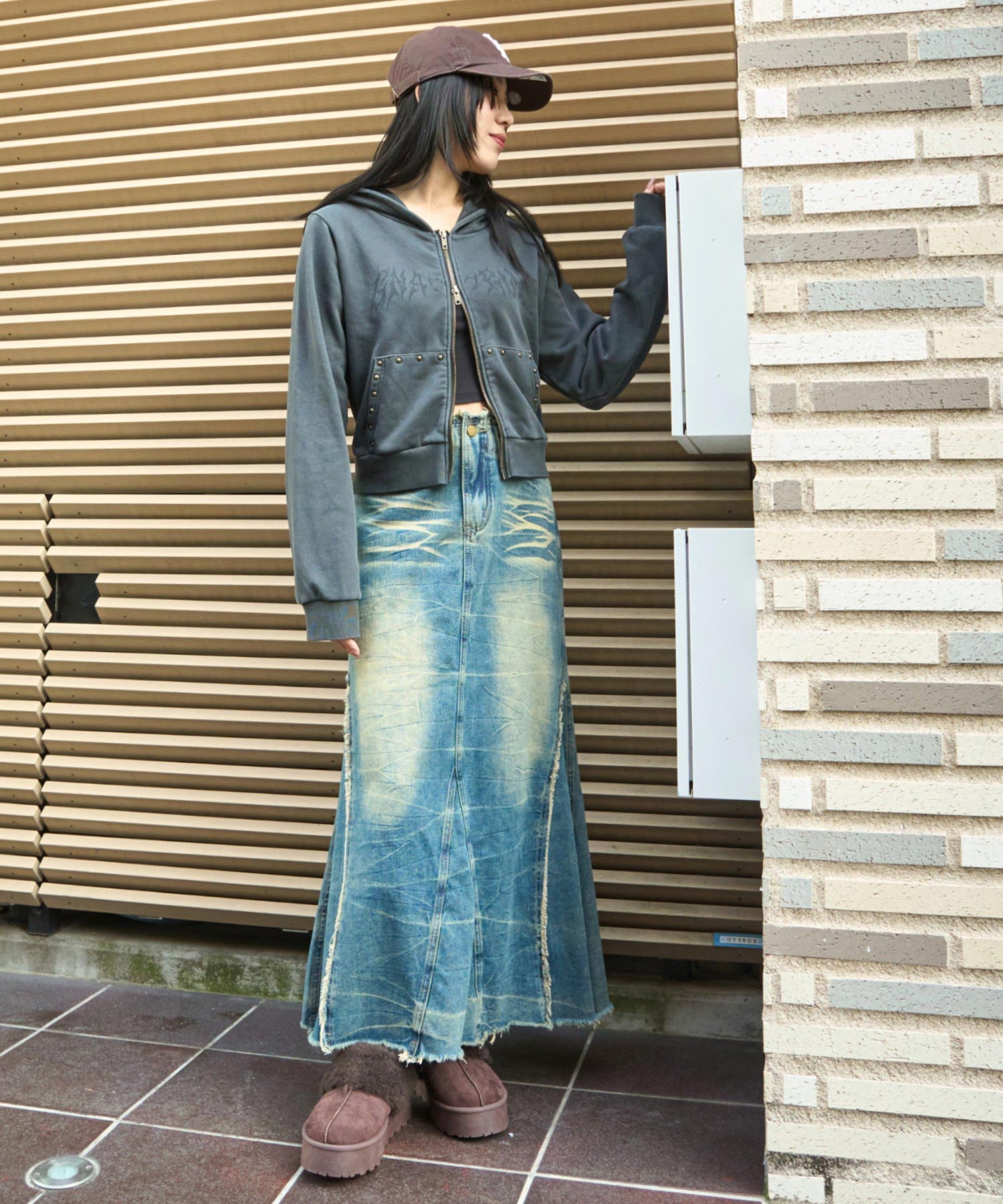 アッシュブラック