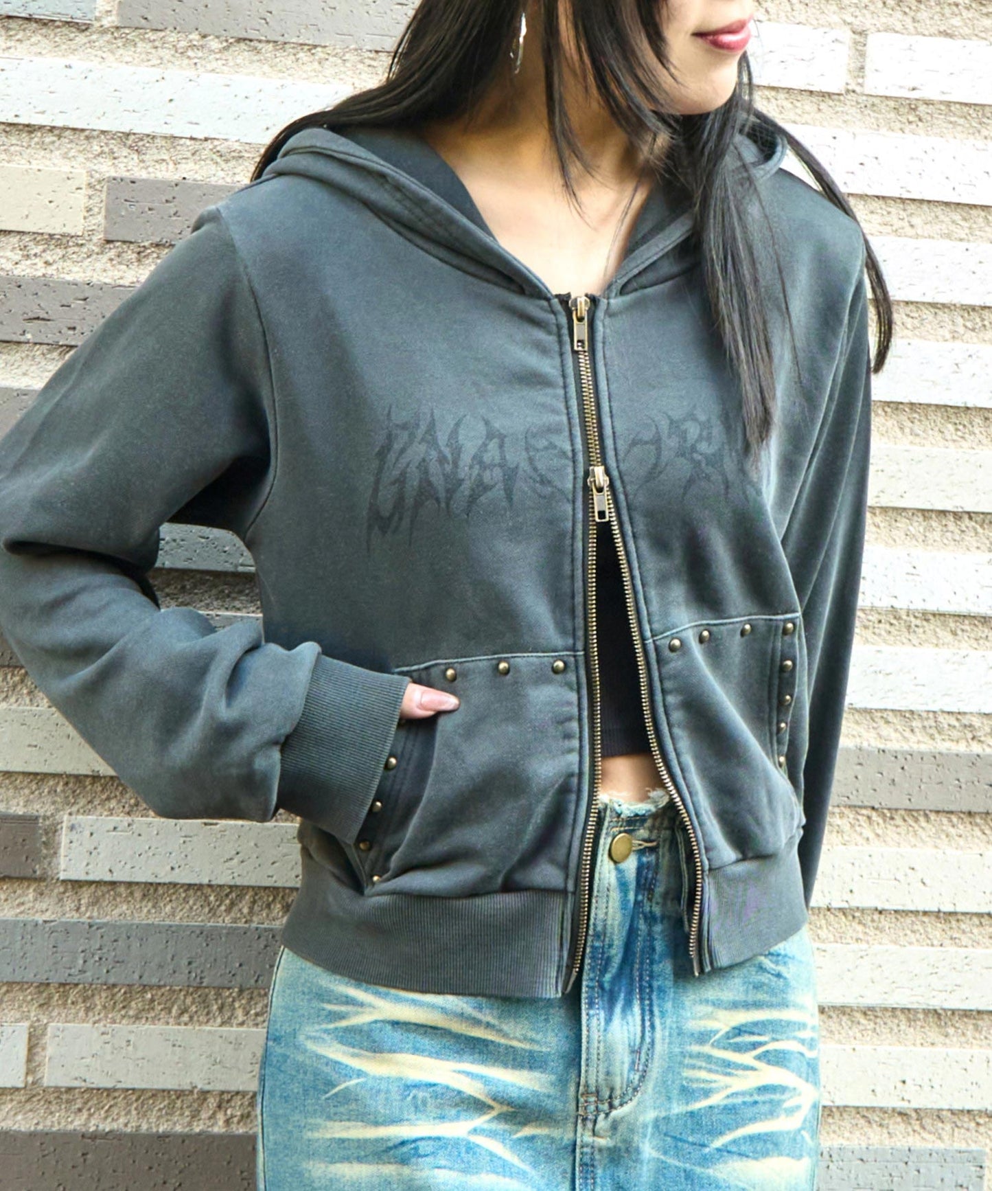 アッシュブラック