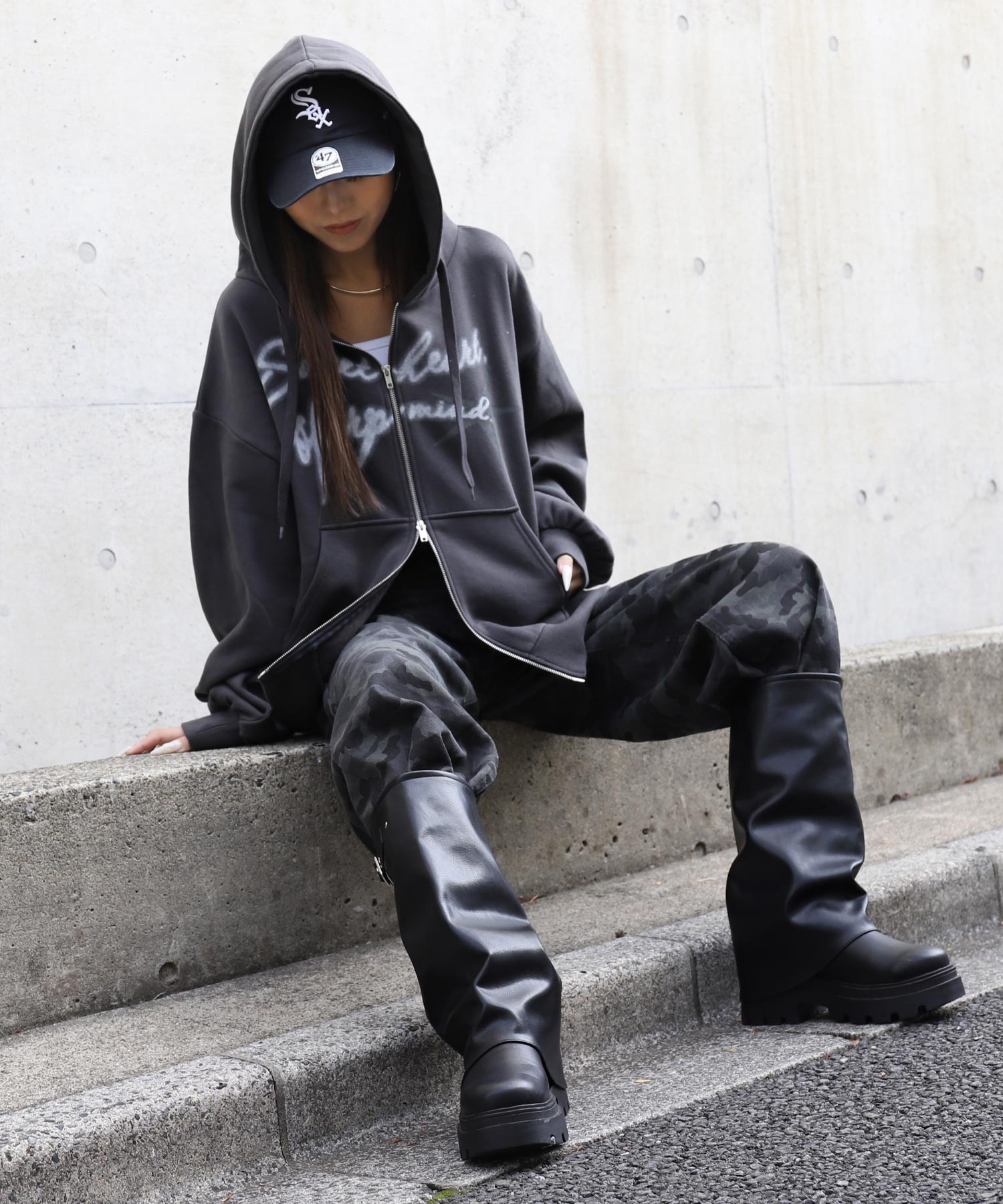 アッシュブラック