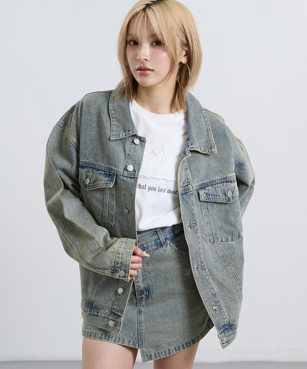 ブルー