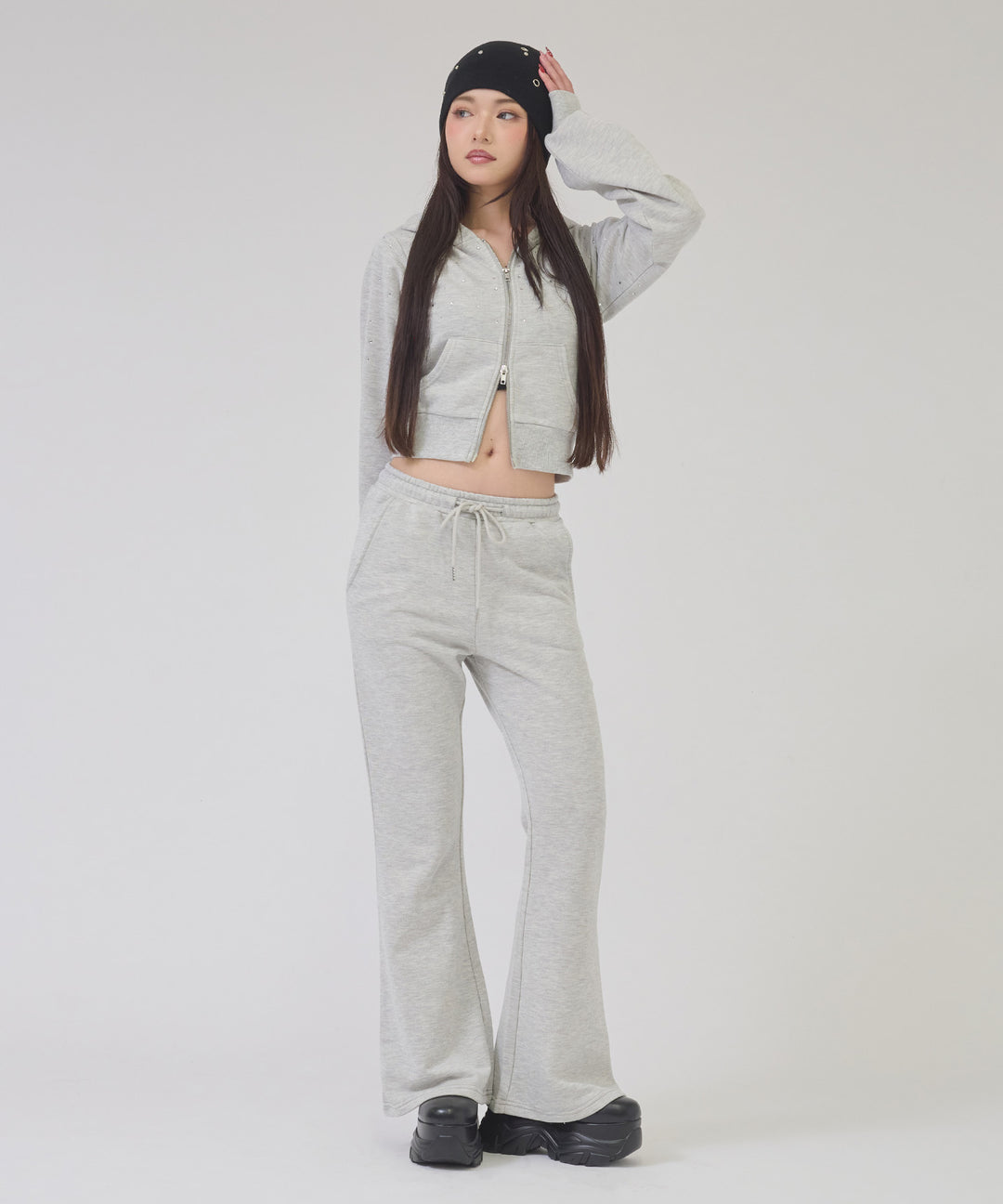 グレー(身長：約163cm)