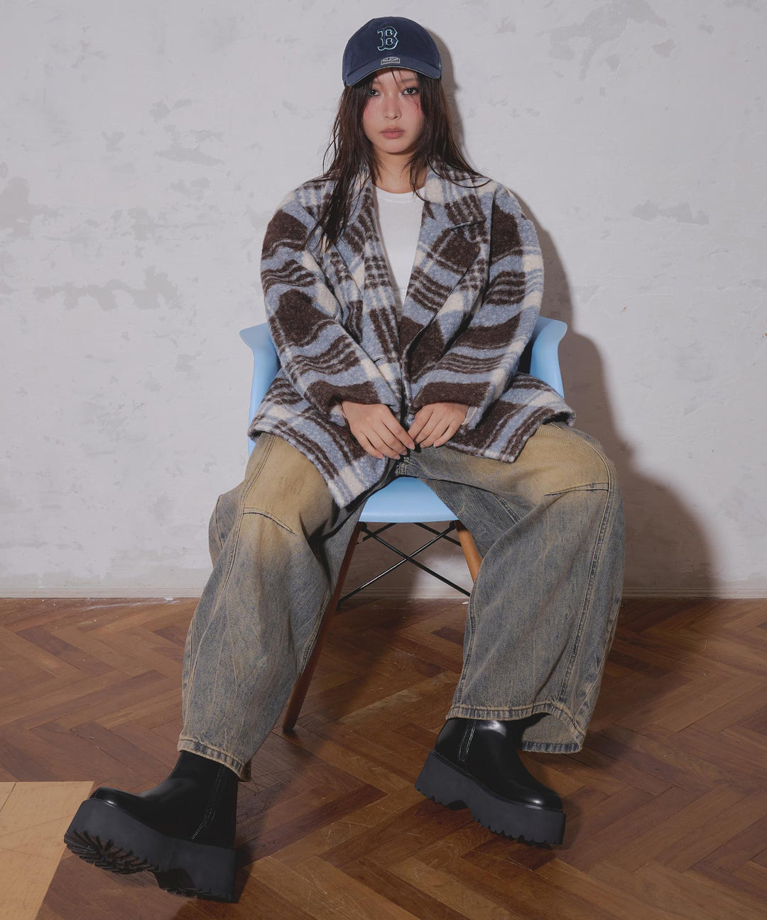 ブラウン(身長：約174cm)