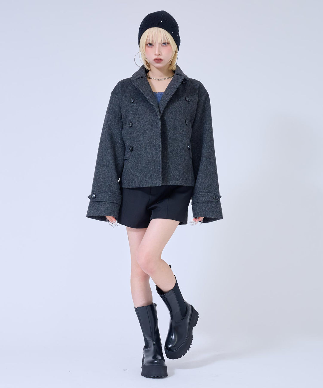 グレー(身長：約158cm)
