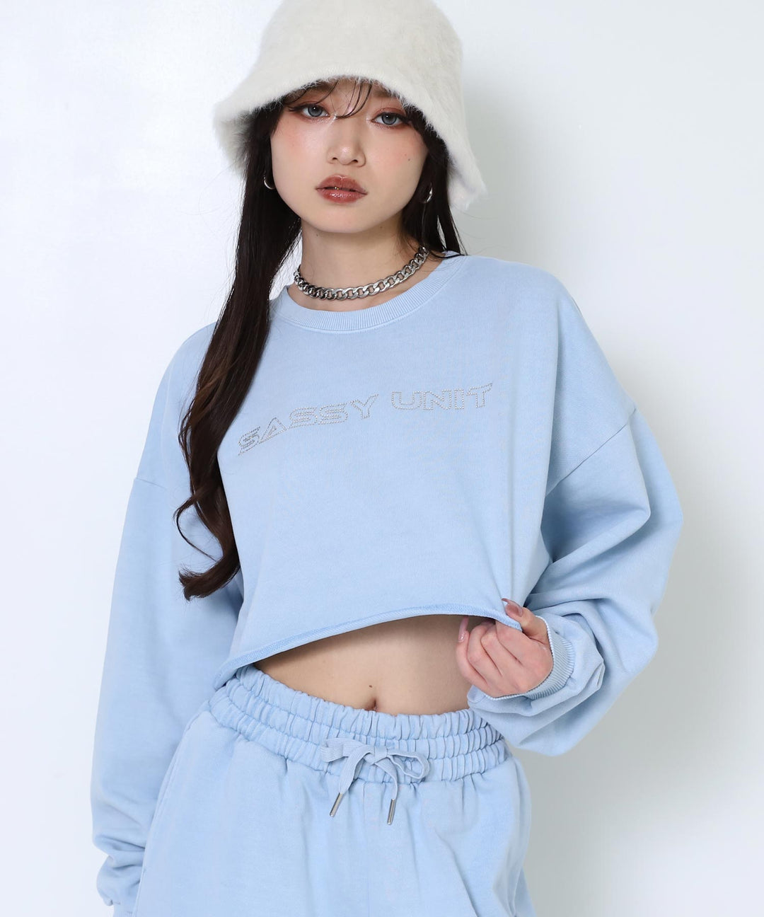ブルー